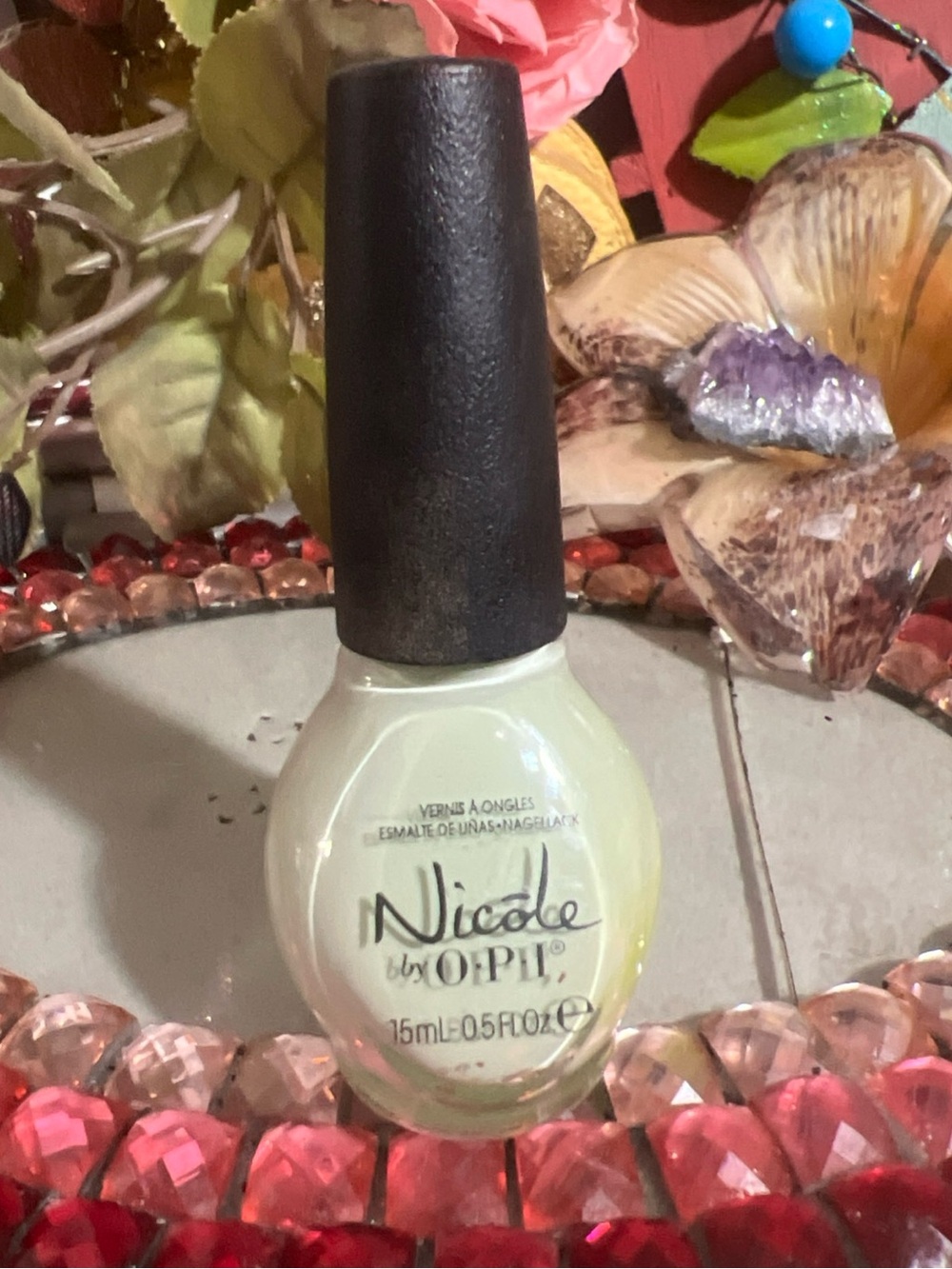 Nicole by OPI Nail Polish #NI 449  DISCONTINUED  soft pastel green